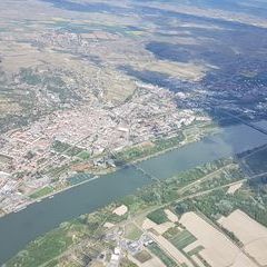 Flugwegposition um 12:06:27: Aufgenommen in der Nähe von Gemeinde Mautern an der Donau, Mautern an der Donau, Österreich in 1707 Meter